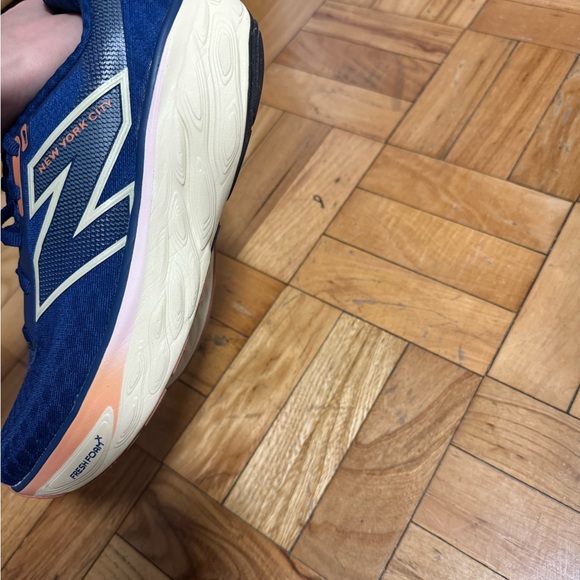 New*** New Balance sneakers ( marathon 2024 branding ). - Picture 5 of 8